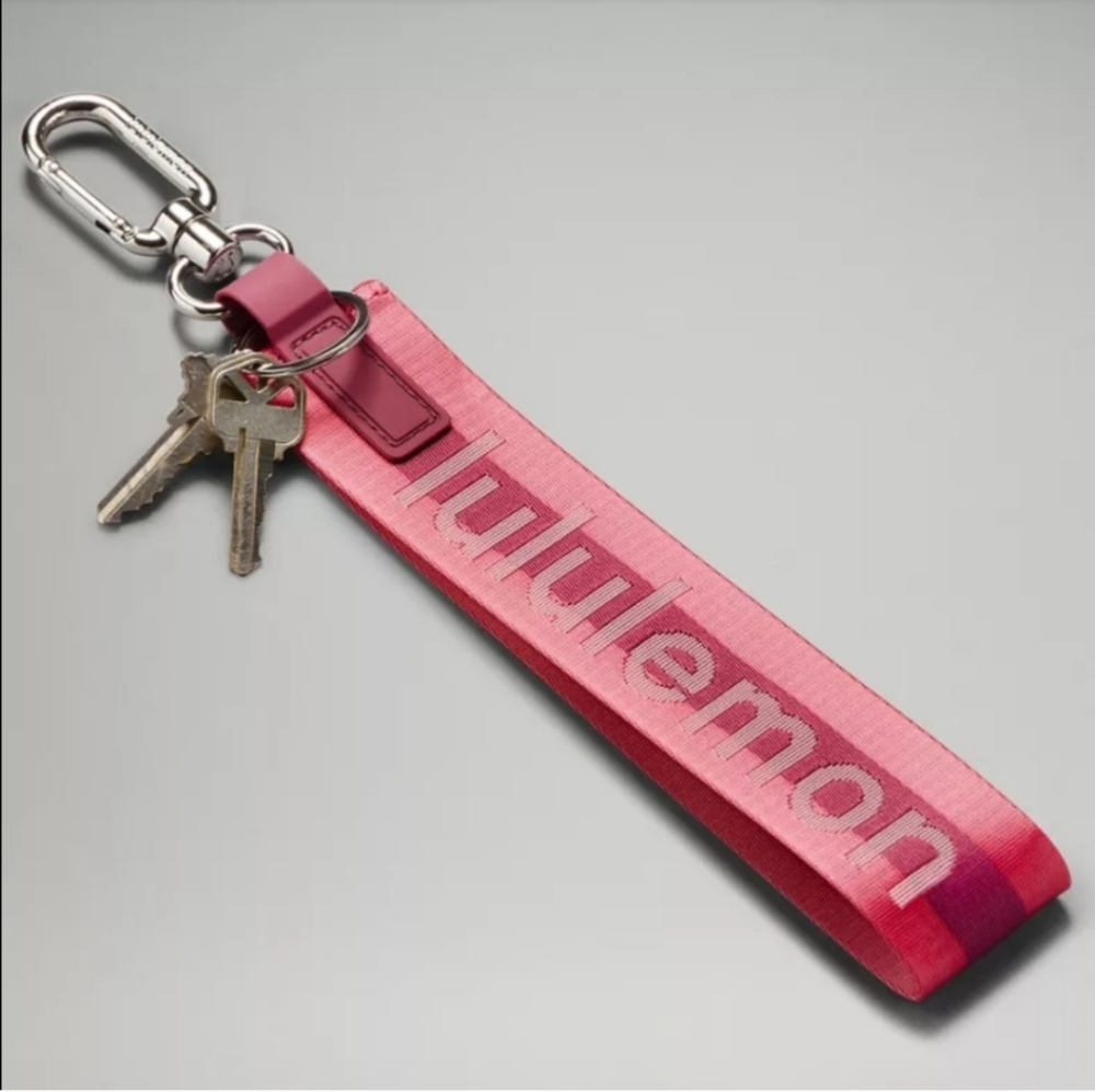 NWOT Lululemon Never Lost Keychain*SAKURA PINK/WASHED MAUVE/WHITE